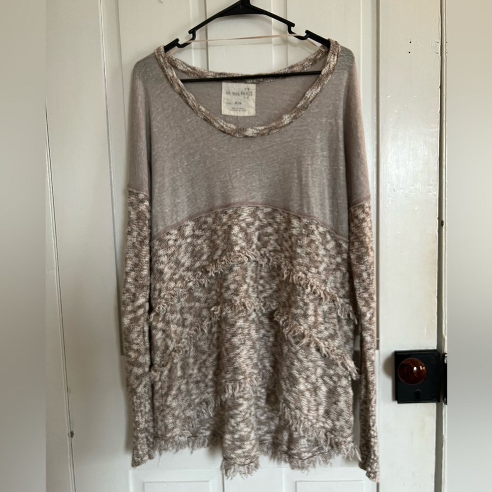 FREE PEOPLE Grey/Tan Sweater size Medium